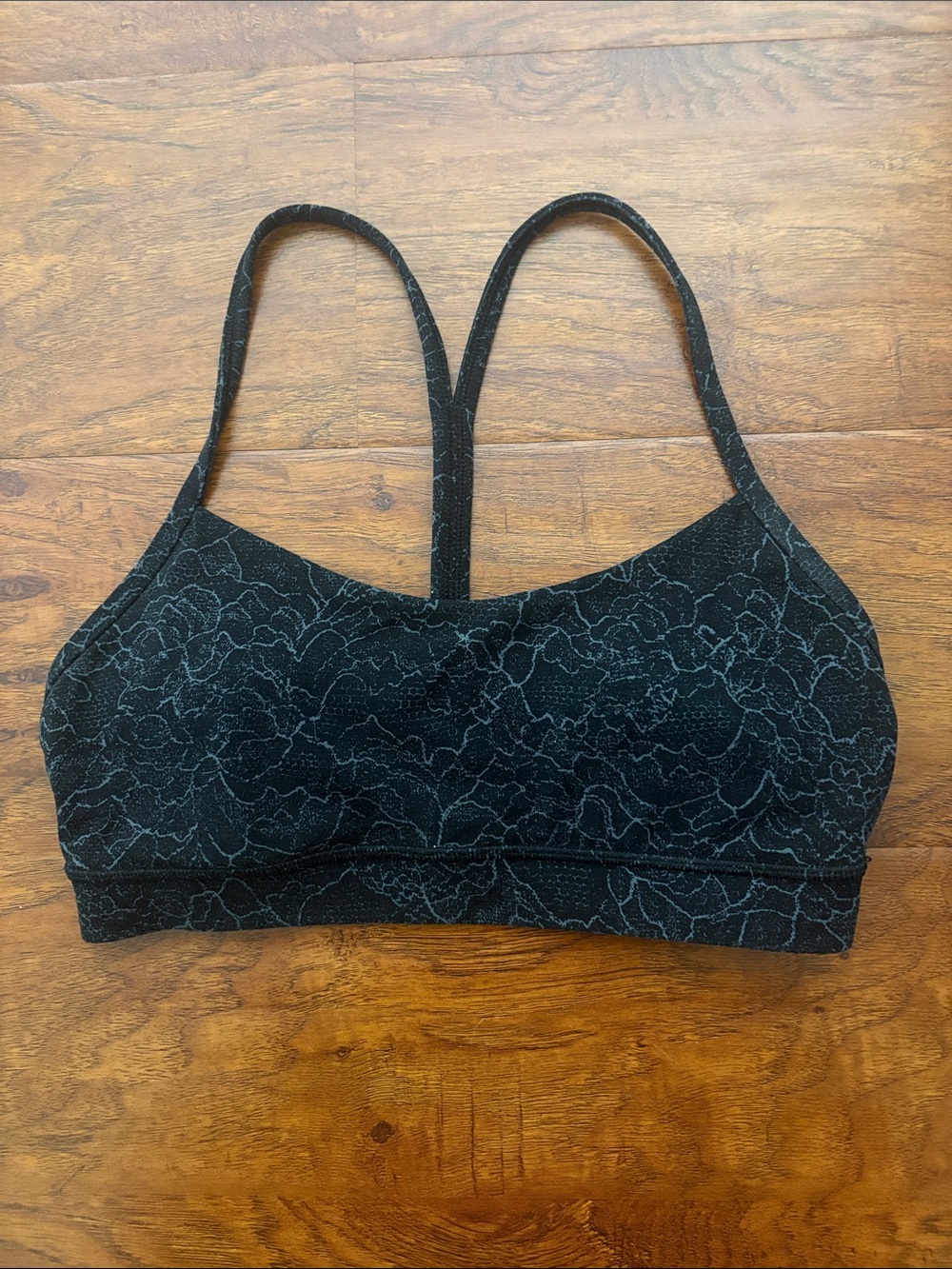 lululemon athletica Black Lace-Pattern Sports Bra. Size 4